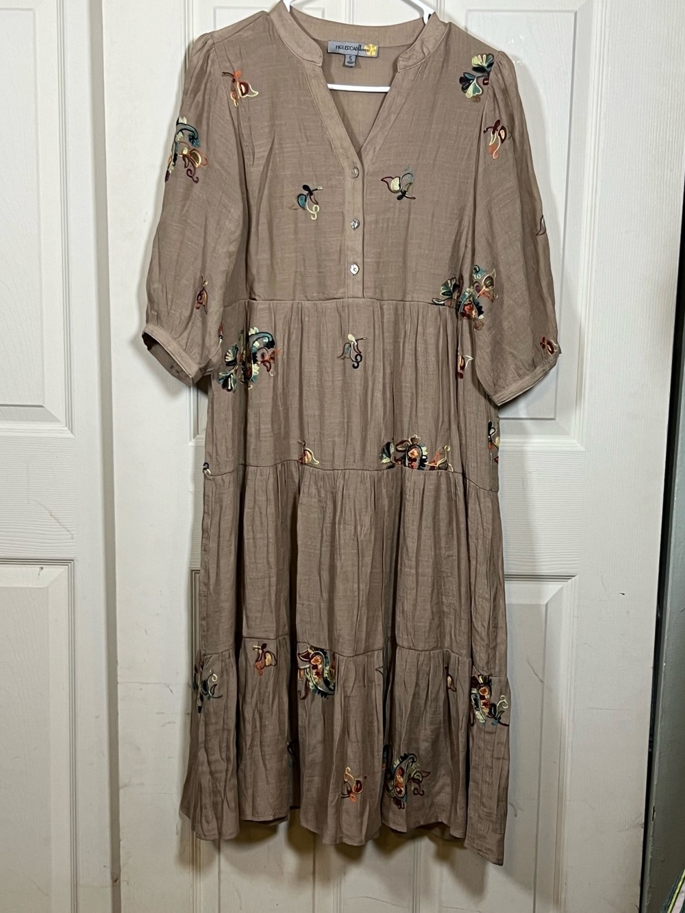 Anthropologie Figueroa & Flower Tan Embroidered Tiered Midi Dress, Fall Colors S
